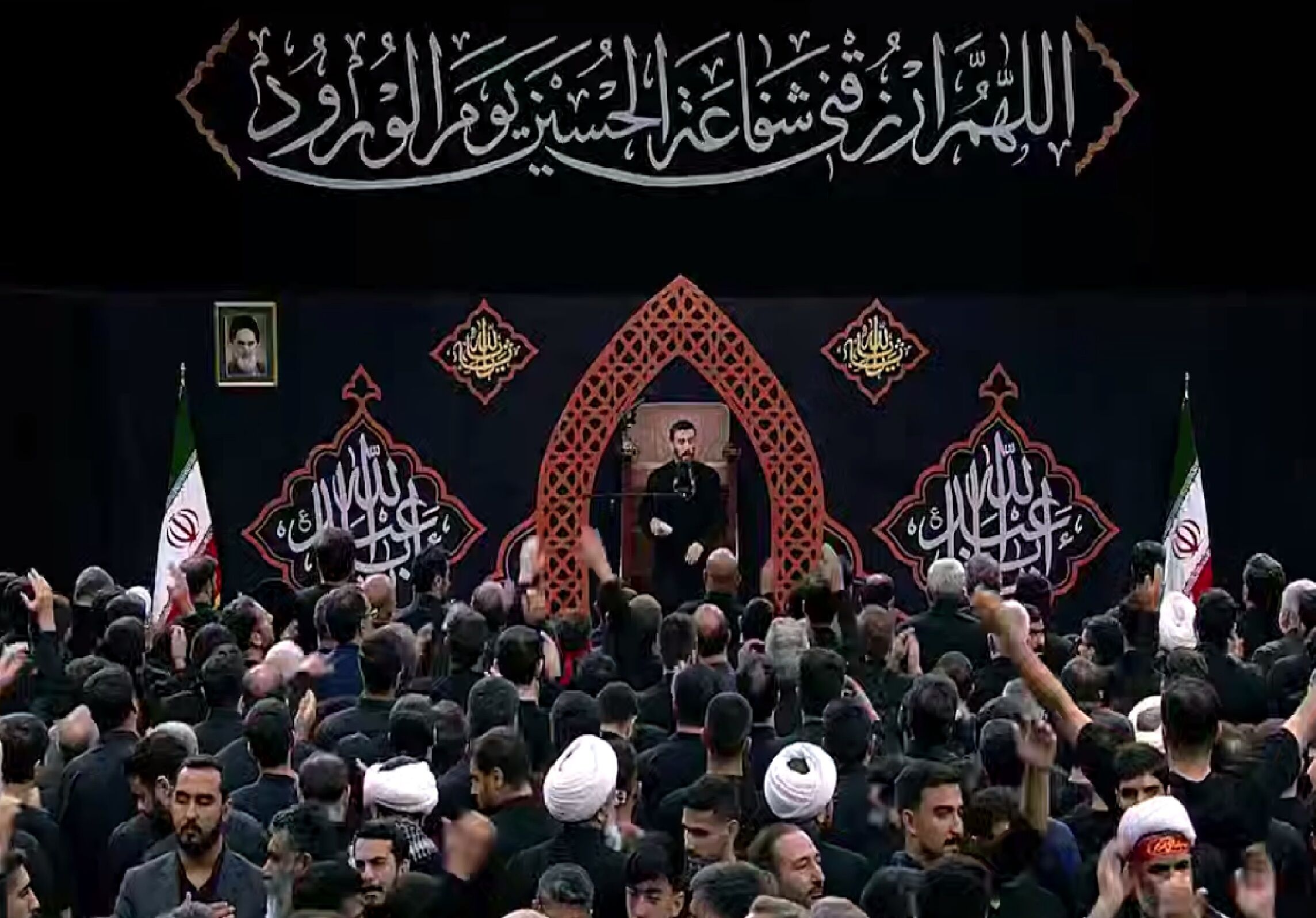 نوحه‌خوانی مهدی رسولی در حسینیه امام خمینی در آخرین شب عزاداری محرم + فیلم