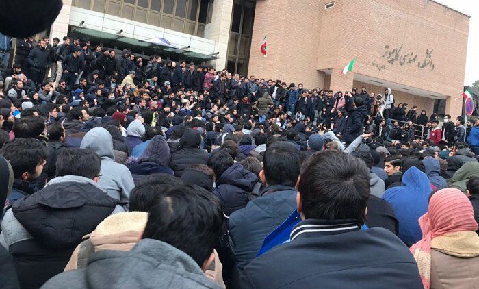 واکنش معاون وزارت علوم به ممنوع الورود شدن برخی دانشجویان/ کاملا قانونی است!