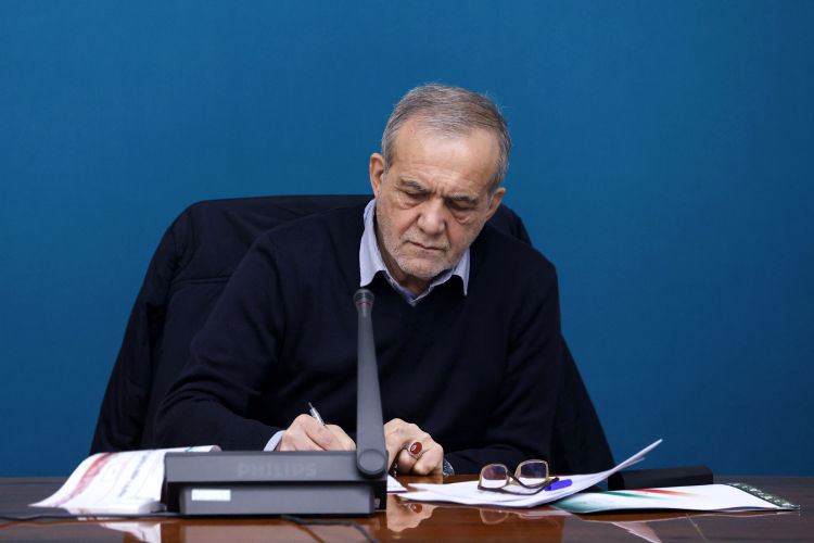 پزشکیان: به خود می بالم که نماینده چنین ملت نستوهی هستم