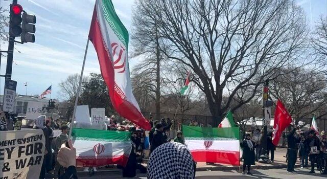 تحصن مقابل کاخ سفید در اعتراض به کشتار کودکان میناب