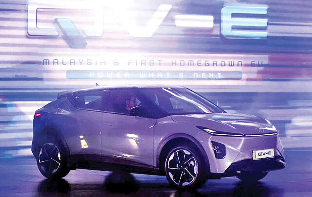 عرضه اولین خودروی برقی بزرگ‌ترین خودروساز مالزی