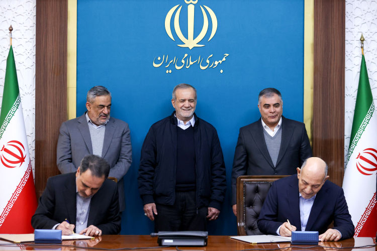 تاکید پزشکیان بر کاهش فرایند اجرای قراردادهای سرمایه‌گذاری/ هرچه سریع‌تر به نتیجه برسد، معامله‌ای برد - برد برای سرمایه‌گذار، مردم و دولت خواهد بود