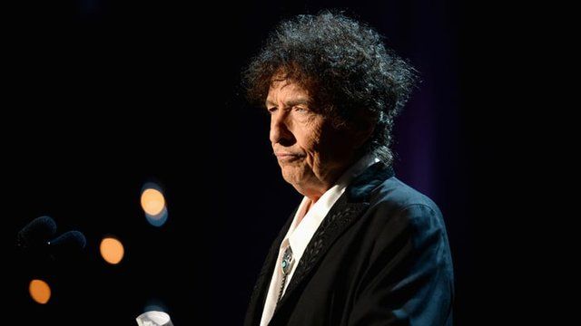 «باب دیلن» از طرفدارانش عذرخواهی کرد