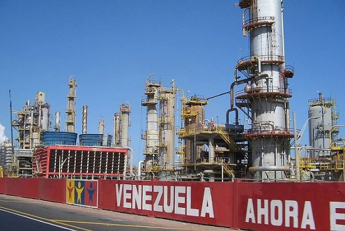 سود تعلیق تحریم‌های نفتی ونزوئلا برای ایران و روسیه