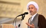 امام جمعه شیراز: دل‌های مردم اروپا و آمریکا با ما است/ اگر کسی تحت فشارهای تحریم از دین برگردد کافر می‌میرد