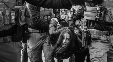 قدرت بی‌مهار دولت فدرال و خطر عادی‌سازی خشونت
