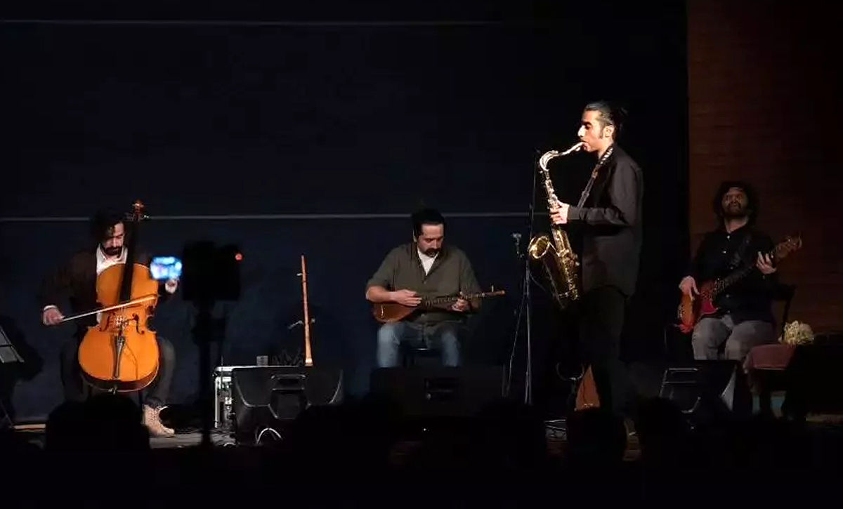 اجرای کنسرت گروه «کاریز»