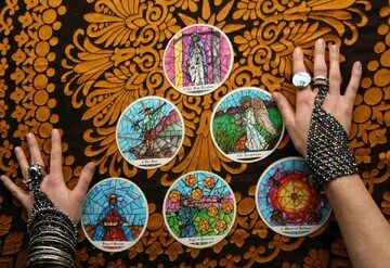 رمال‌ها مشاور خرید طلا و سرمایه گذاری شده اند/ مشتری‌های متولد آبان فعلا وارد بورس نشوند!