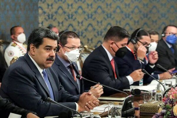 «مادورو» به قطر رفت