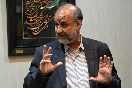 حضور احمدی نژاد در انتخابات 1400 برای اصولگرایان دردسرساز می شود؟