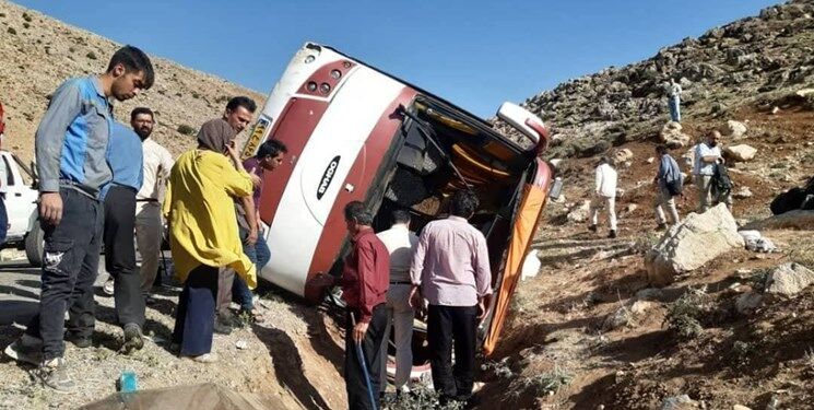 تردد در کوهستان برای راننده اتوبوس خبرنگاران مجاز نبوده است؟