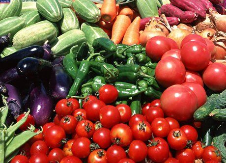 چرا قیمت‌ میوه و صیفی‌جات کاهشی نمی‌شود؟
