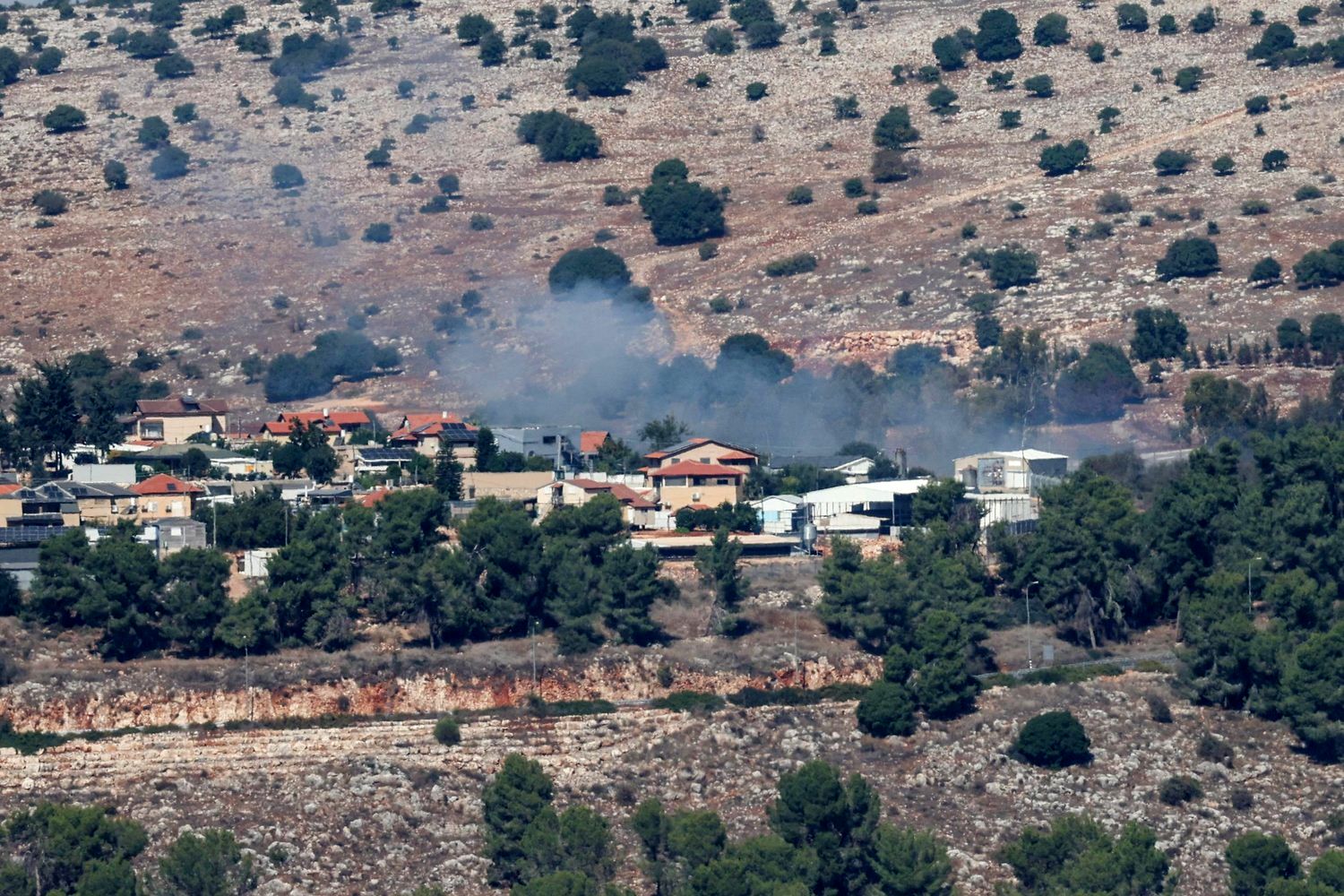 حمله اسرائیل به جنوب لبنان/ مناطق مرزی بمباران فسفری شد