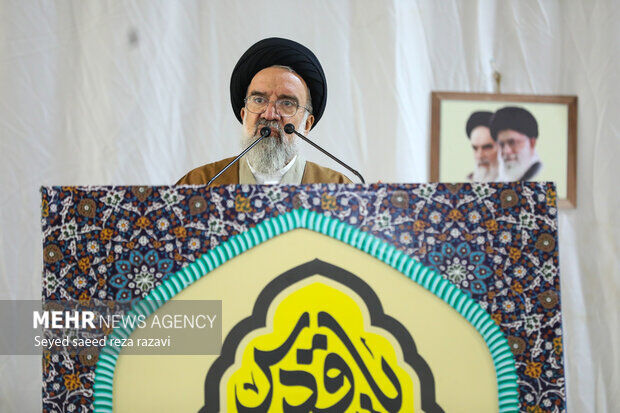 خطیب نماز جمعه تهران: اعتماد به خدا و اتکای به مردم دو رکن اساسی در  شرایط آتش بس است 