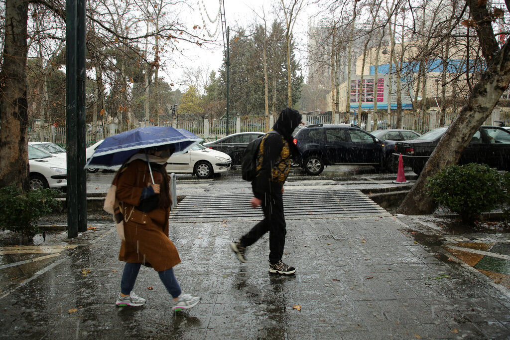 تهران یخ می زند/ شروع بارش های جدید از فردا