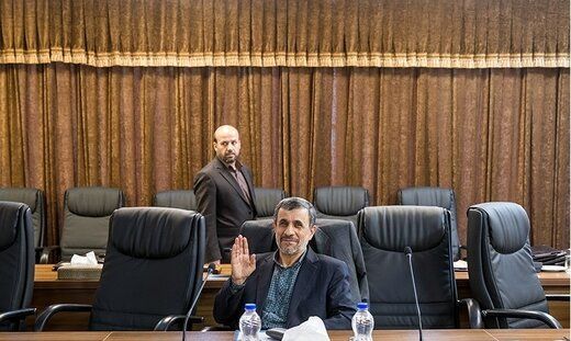 هاشمی: تنها رهبری می‌توانند احمدی نژاد را اخراج کنند