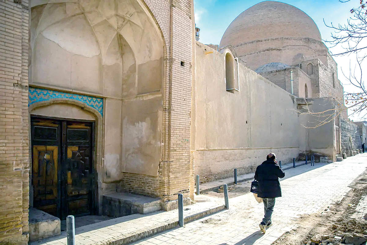 میراث هزارساله در منگنه رطوبت و توسعه