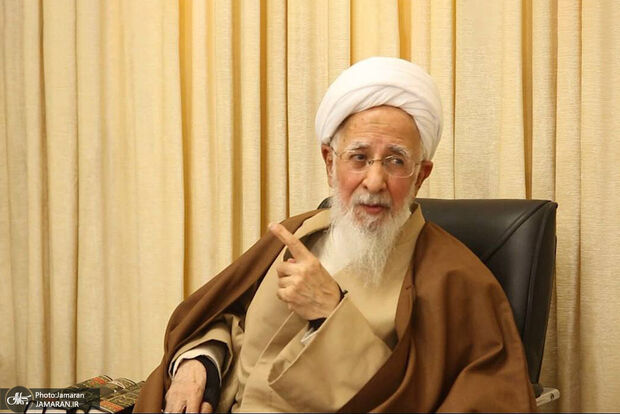 روایت مرجع تقلید معروف از ابلاغ پیام تاریخی امام به گورباچف/ زن کرامت و حرمت دارد
