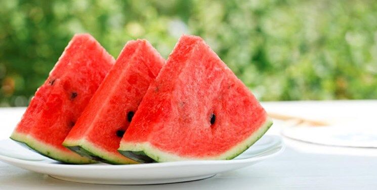 اگر هندوانه را اینطور بخورید چاق می‌شوید
