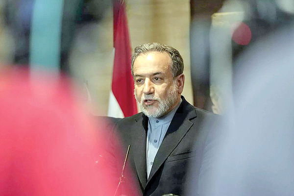 دیپلماسی پشت دیوار جنگ