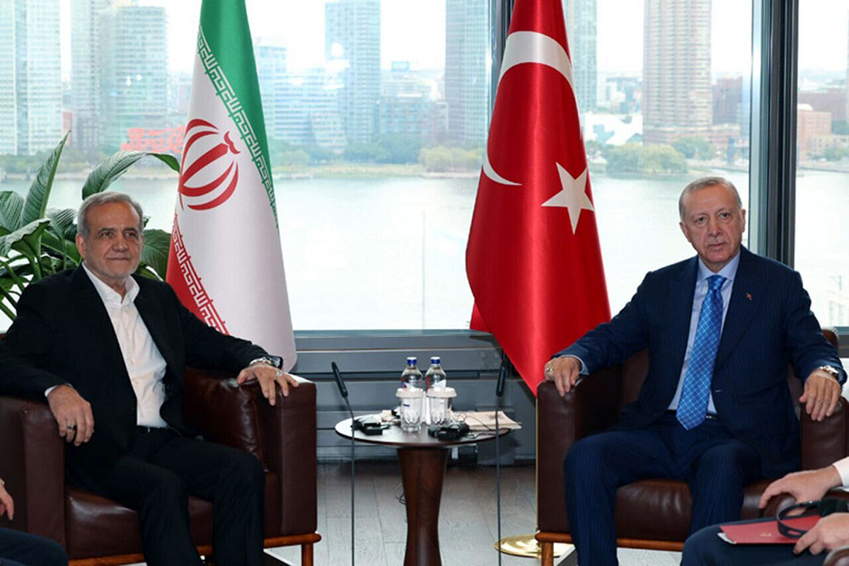 جزئیات دیدار و گفتگوی رئیس‌جمهور ترکیه و پزشکیان / اردوغان: فعالیت‌های صلح‌آمیز هسته‌ای حق مشروع ایران است