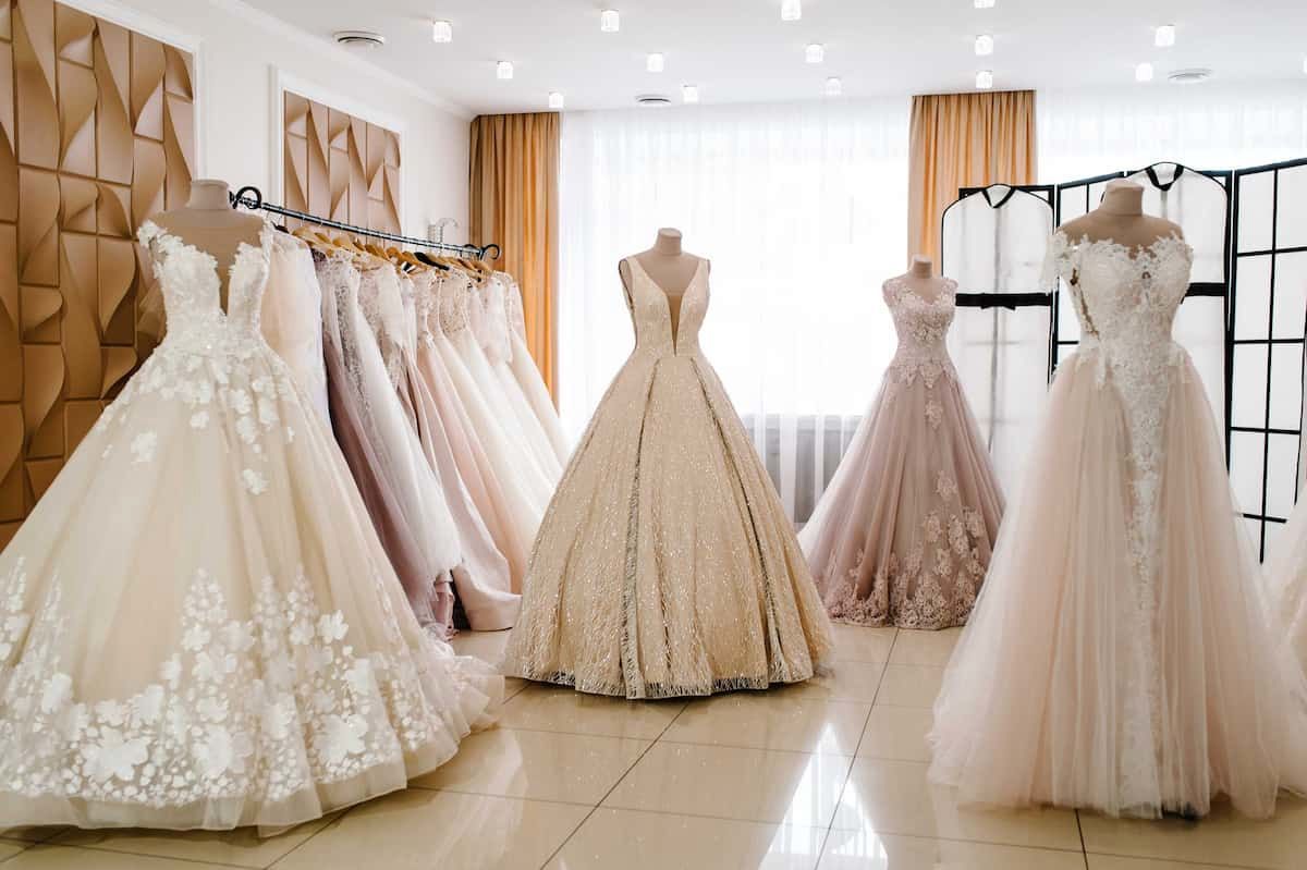 شیک‌پوشی اجاره‌ای؛ لباس عروس نمی‌شود خرید، اجاره می‌کنیم