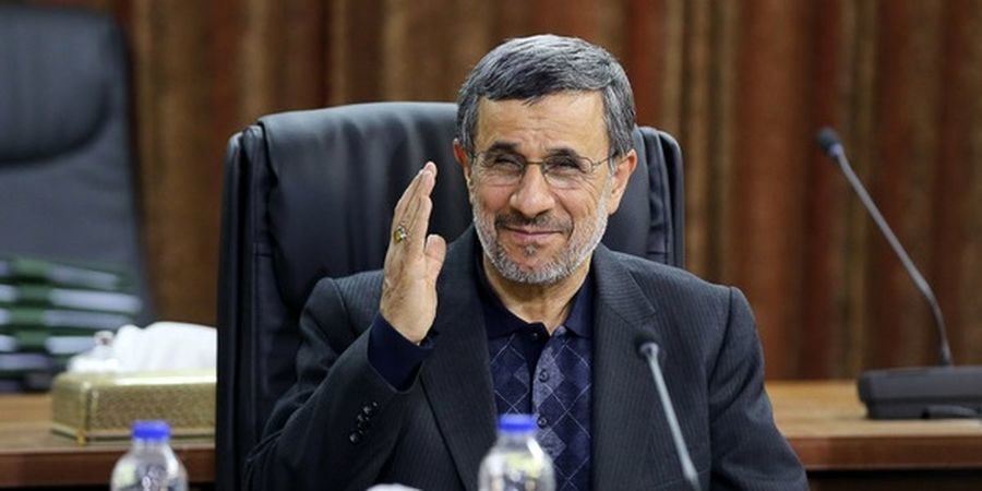 قدردانی توییتری احمدی‌نژاد از آنجلینا جولی