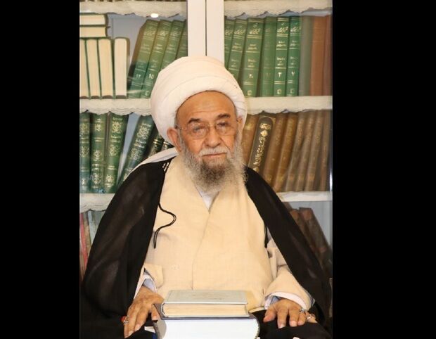 بستری آیت‌ الله مجتهدی نجفی در بخش آی سی یو