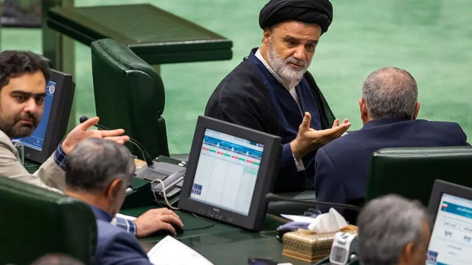 افشای فهرست حامیان فیلترینگ که اینترنت سفید دارند + اینفوگرافی