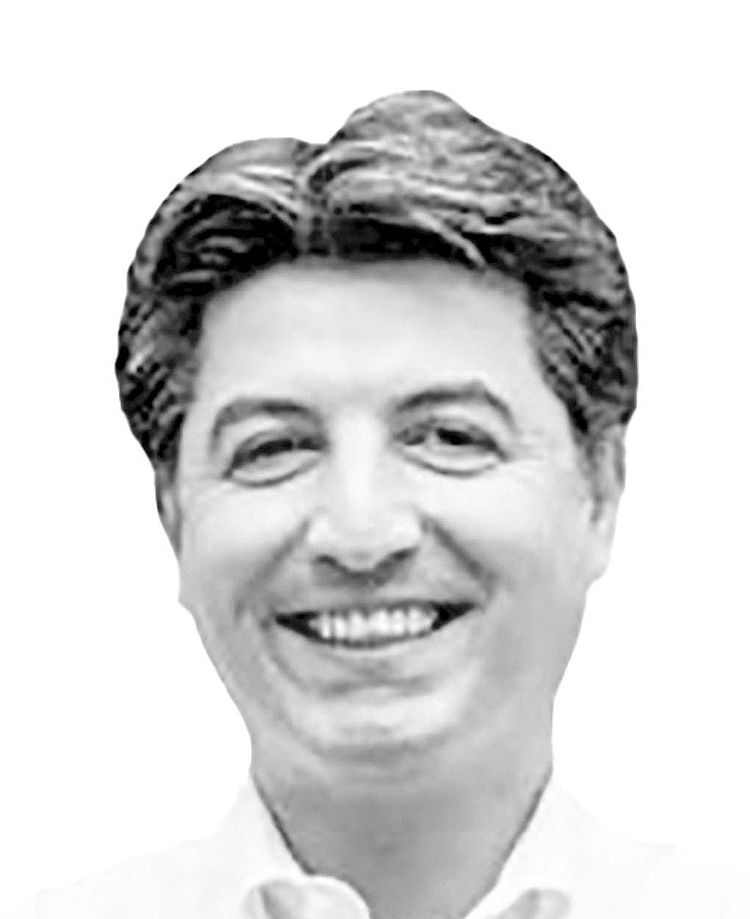 نیما  نامداری