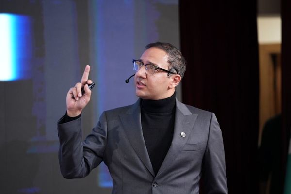 دموکراسی‌سازی بازار مالی و امکان افزایش قدرت و حق انتخاب سرمایه‌گذاری شهروندان