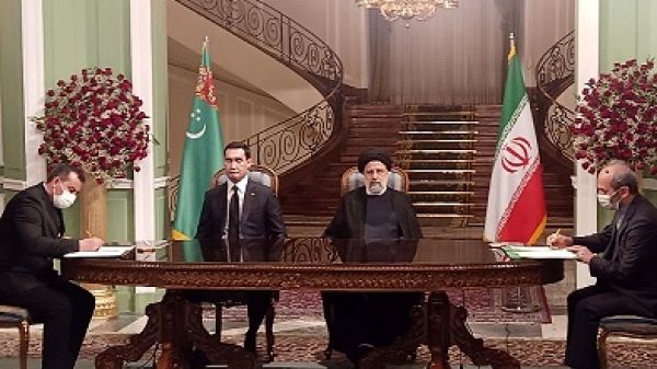 13 سند همکاری میان ایران و ترکمنستان امضا شد