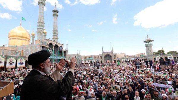 رئیسی: می‌خواستند با ترور‌ و انفجار ملت ایران را متوقف کنند، اما زهی خیال باطل/ در وعده صادق دیدیم چگونه بینی دشمن به خاک مالیده شد