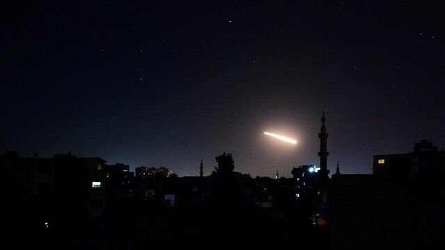 پاسخ پدافند هوایی سوریه به حمله اسرائیل به حومه دمشق