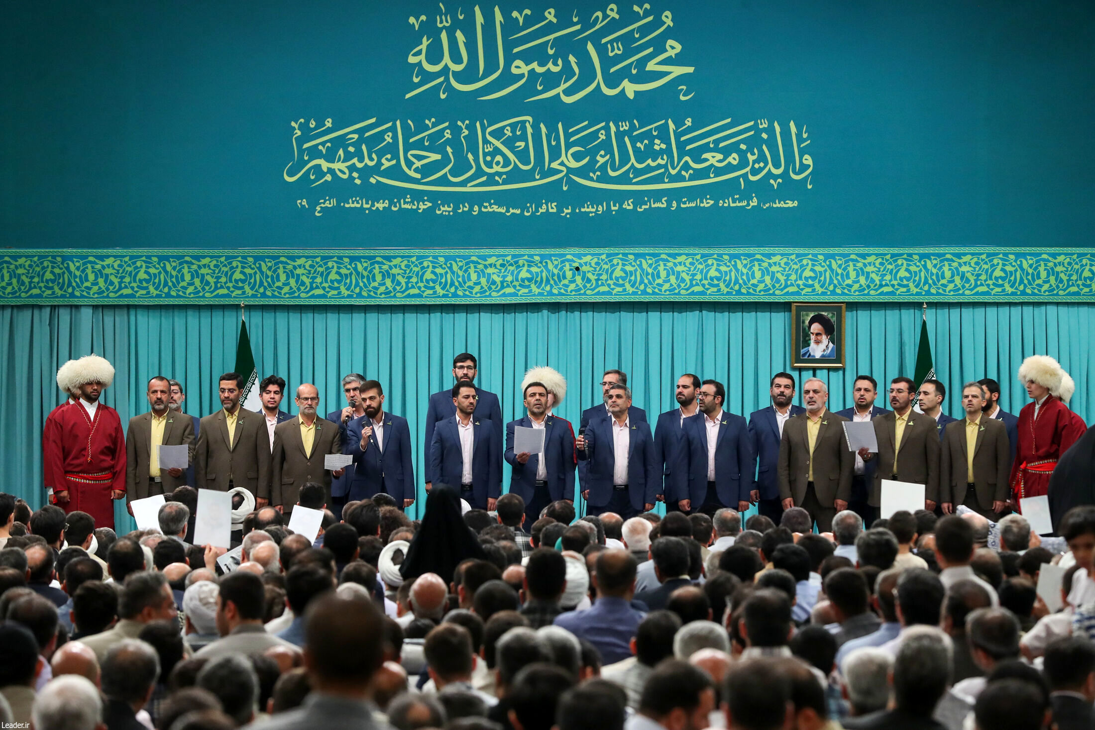 گرامیداشت عید میلاد پیامبر اکرم (ص) و امام صادق (ع) در حسینیه امام خمینی (ره)