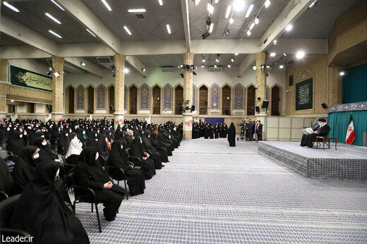 همشهری: برخی متدینین بیانات رهبری درباره حجاب را نپسندیدند
