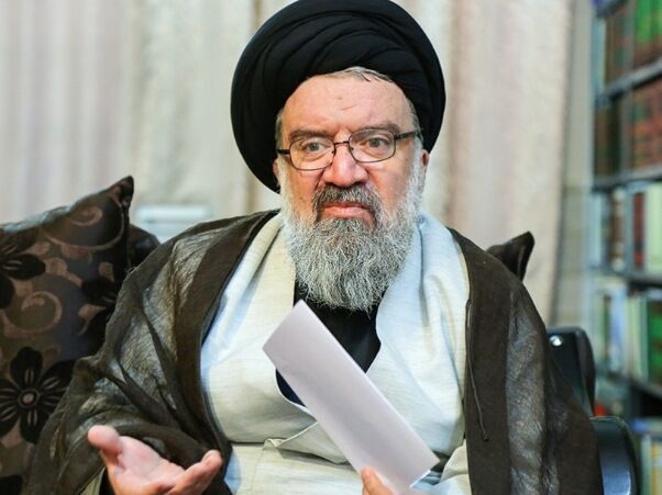 احمد خاتمی: اینکه گفتم «اکثر بی حجاب‌ها از خانواده‌های دزد‌ها هستند»، ناخواسته بود /همه خطبه‌ها را قبل از ایراد می‌نویسم