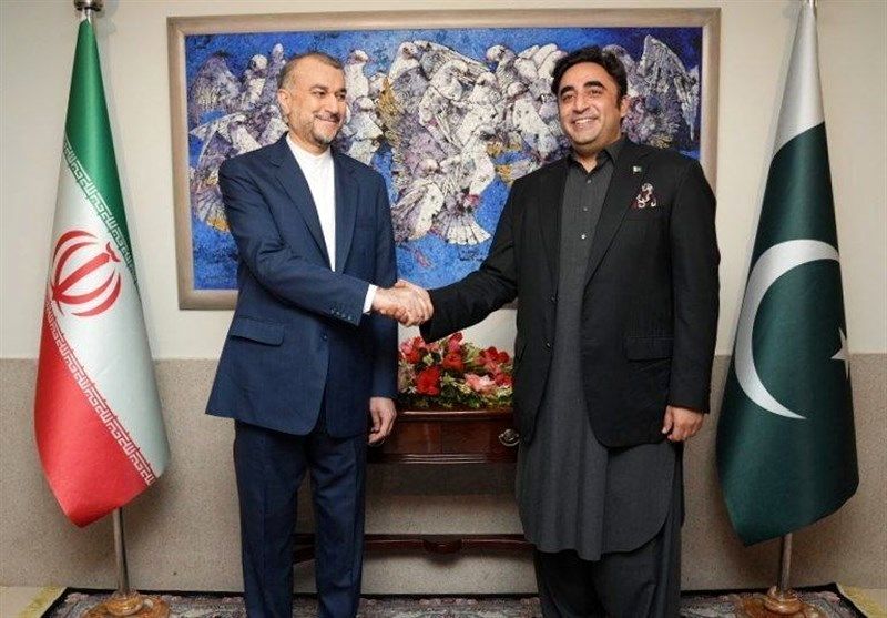 وزرای خارجه ایران و پاکستان درخت دوستی کاشتند + عکس