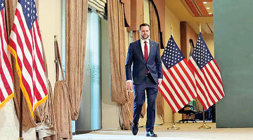 آمریکا در دو راهی دشوار