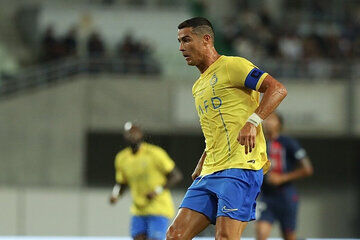تماس تلفنی عجیب؛ اشتباه زیبای رونالدو!+عکس