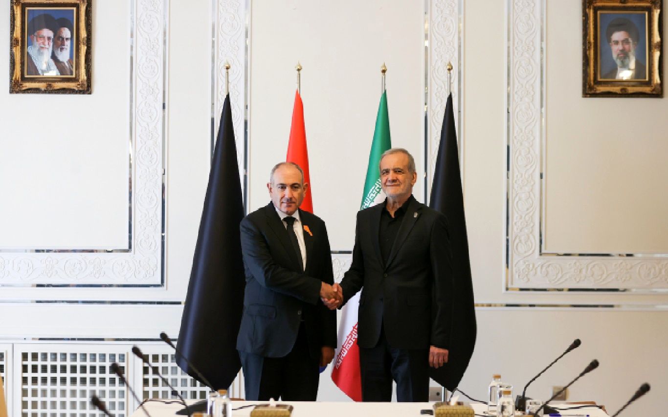 پزشکیان: گسترش روابط تهران و ایروان به نفع دو ملت است/ پاشینیان: شهادت رهبر عالیقدر ایران اندوه بزرگی برای ما است/ امنیت جمهوری اسلامی ایران خط قرمز ارمنستان است