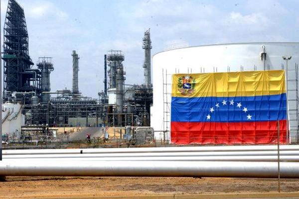 خرید نفت خام ایران توسط ونزوئلا برای اولین بار 