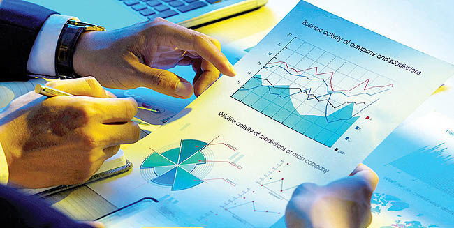 سکانس‌هایی از p/ e آینده‌نگر بورسی‌ها