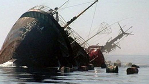 نجات سرنشینان کشتی غرق شده ایرانی در آب‌های عمان