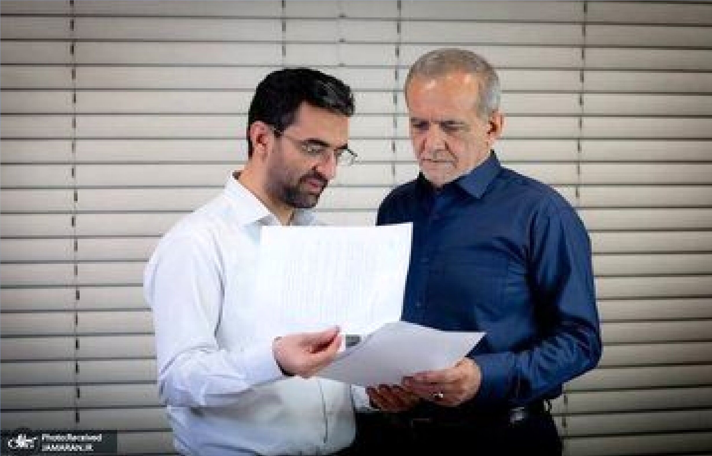 انتقاد کنایه‌آمیز آذری جهرمی  / از امروز خفه می‌شویم ببینیم ...