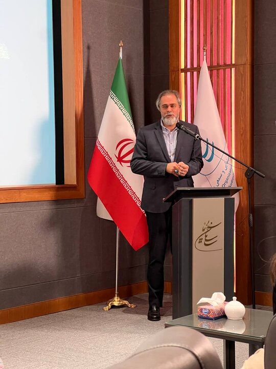 مجید مظفری نشان‌اش را به دخترش داد / «او قهرمان زندگی‌ام» 