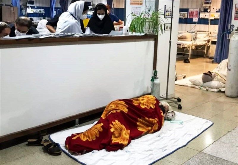 فاجعه کرونایی در قزوین؛ بیماران کرونایی در کف بیمارستان بستری شدند