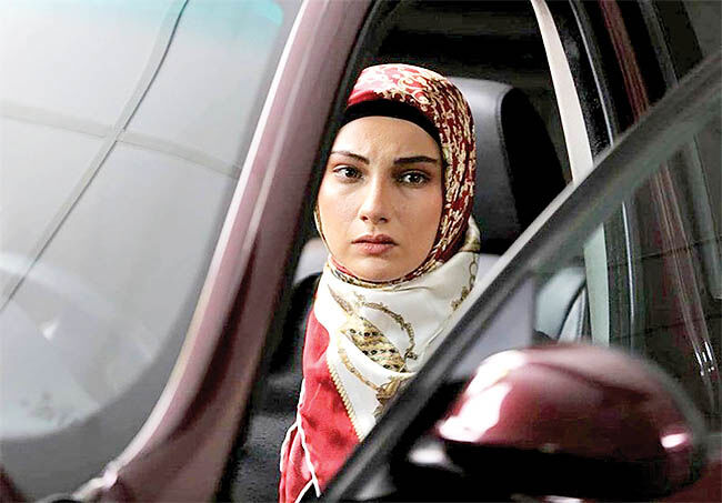 انتقاد نویسندگان «هم‌سایه»از سانسور تلویزیون