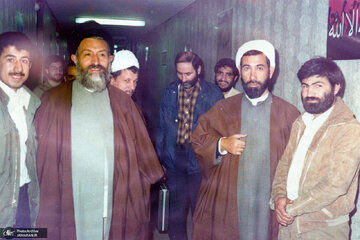 عکسی از پوشش متفاوت شهید بهشتی