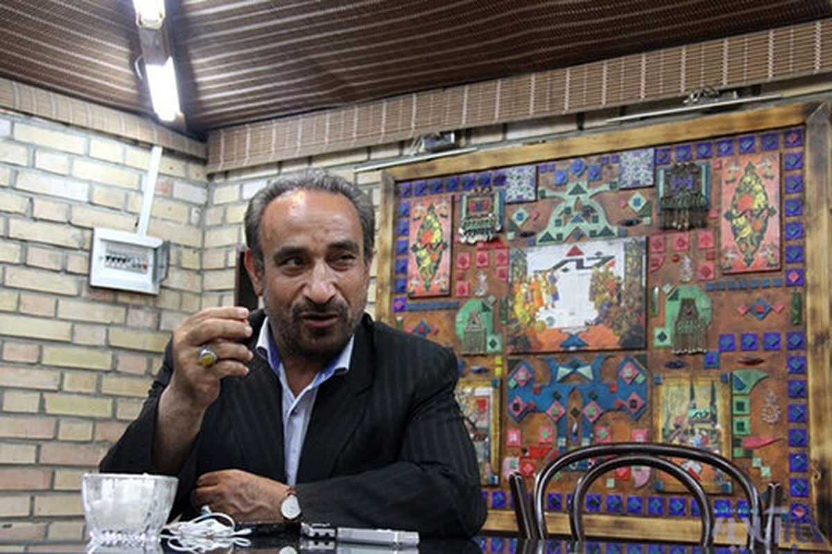 مسئولان حرف ستیز احزاب را موی دماغ خود می‌دانند/ احزاب باید خود را سپر بلای مردم کنند